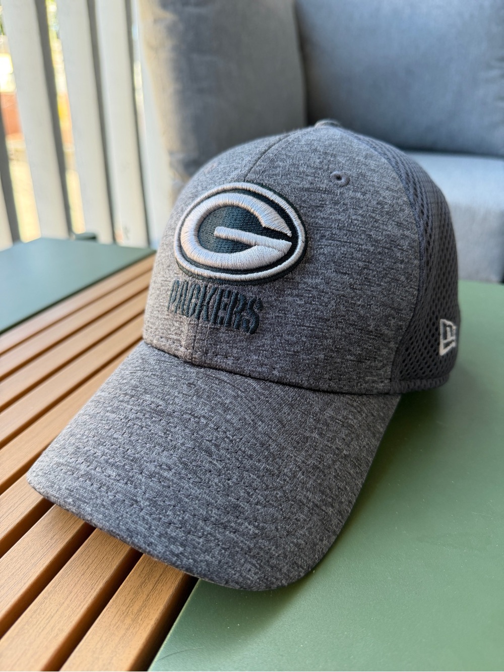 New Era Men’s 39Thirty Stretch Fit Packers Hat in Gray, S/M. Like new!